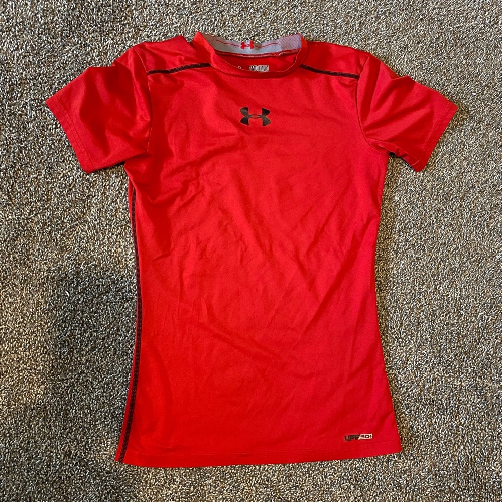 Boys Under Amour tshirt
